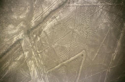 File:Nazca-lineas-arana-c01.jpg